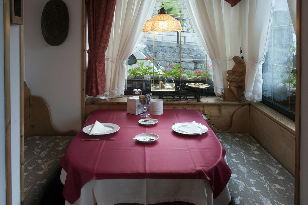 Hotel Garni Dello Sportivo Madonna di Campiglio Luaran gambar